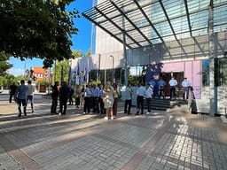 PDK dhe Aleanca bllokojnë hyrjen e Qeverisë, iu bashkohen asamblistë dhe aktivistë nga Drenasi PDK dhe Aleanca bllokojnë hyrjen e Qeverisë, iu bashkohen asamblistë dhe aktivistë nga Drenasi