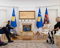 Palatova në takim lamtumirës me Haxhiun: Kosova të sigurojë unitet politik dhe ta bëjë anëtarësimin në BE synim të përbashkët Palatova në takim lamtumirës me Haxhiun: Kosova të sigurojë unitet politik dhe ta bëjë anëtarësimin në BE synim të përbashkët