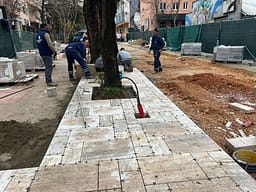 Sot përurohet sheshi “Qamil Hoxha” në Prishtinë Sot përurohet sheshi “Qamil Hoxha” në Prishtinë