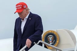 CNN: Trump godet ashpër Omanin e Korenë e Jugut, por gabimet e tij në politikën e jashtme po shtohen CNN: Trump godet ashpër Omanin e Korenë e Jugut, por gabimet e tij në politikën e jashtme po shtohen