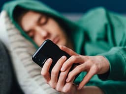 Qeveria angleze vendos orë policore për rrjetet sociale, adoleshentët gjejnë zgjidhjen Qeveria angleze vendos orë policore për rrjetet sociale, adoleshentët gjejnë zgjidhjen