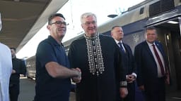 Kryeministri britanik mbërrin në Ukrainë, i dorëzon Kievit planet për raketa me rreze të gjatë veprimi Kryeministri britanik mbërrin në Ukrainë, i dorëzon Kievit planet për raketa me rreze të gjatë veprimi