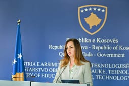 Nagavci s’merr përgjegjësi për rezultatet në PISA: “Ndihem shumë mirë, rezultatet në arsim nuk shihen brenda natës” Nagavci s’merr përgjegjësi për rezultatet në PISA: “Ndihem shumë mirë, rezultatet në arsim nuk shihen brenda natës”