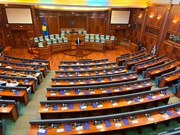 Gruda: Asnjë shumicë parlamentare s’mund të qëndrojë mbi Kushtetutë Gruda: Asnjë shumicë parlamentare s’mund të qëndrojë mbi Kushtetutë