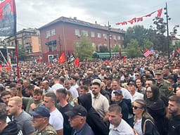 Nis “Marshi për Liri” në Prishtinë, qytetarët marshojnë në mbështetje të ish-krerëve të UÇK-së Nis “Marshi për Liri” në Prishtinë, qytetarët marshojnë në mbështetje të ish-krerëve të UÇK-së