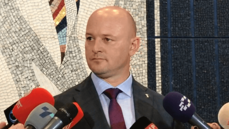 Abazi mohon se ka ndikuar mbi prokurorët për ndërprerjen e hetimeve në rastin TEC Negotinë Abazi mohon se ka ndikuar mbi prokurorët për ndërprerjen e hetimeve në rastin TEC Negotinë