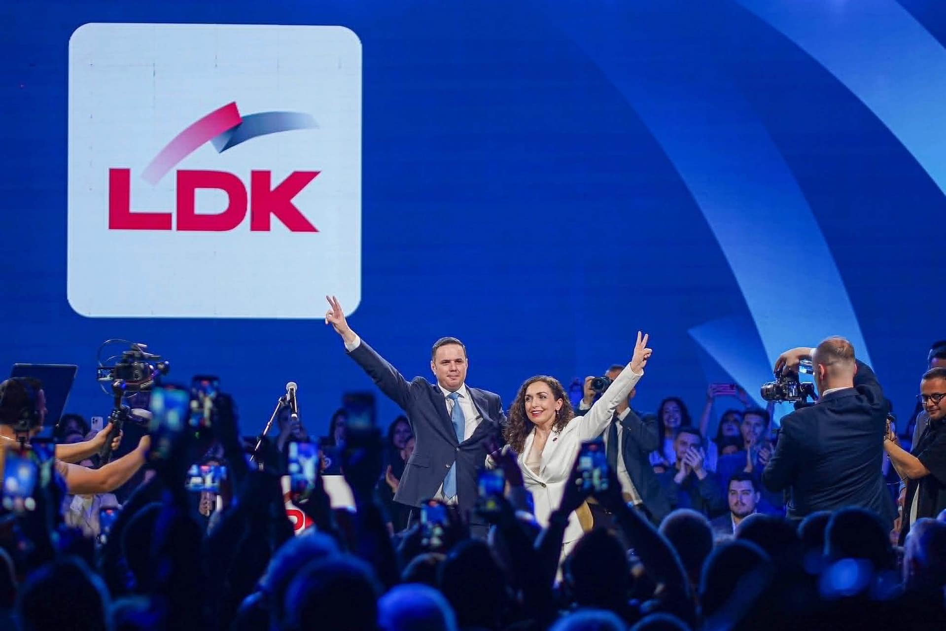 LDK e publikon listën e plotë, Osmani bartëse, dy kandidate të saj brenda 10’shes – Abdixhiku 2, Shala 3, Kica -Xhelili 4 LDK e publikon listën e plotë, Osmani bartëse, dy kandidate të saj brenda 10’shes – Abdixhiku 2, Shala 3, Kica -Xhelili 4