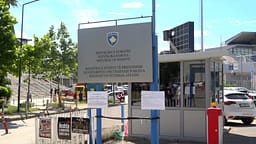 “Heshtja e Ministrisë është alarm”, aksion para MPB-së për aplikimet për shtetësinë e Kosovës “Heshtja e Ministrisë është alarm”, aksion para MPB-së për aplikimet për shtetësinë e Kosovës