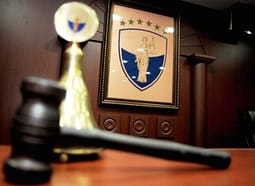 PDK-ja paralajmëron ankesë në Kushtetuese, thotë se Haxhiu s’ia dekretoi dy anëtarë në KQZ PDK-ja paralajmëron ankesë në Kushtetuese, thotë se Haxhiu s’ia dekretoi dy anëtarë në KQZ