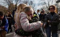 Zelensky akuzon Rusinë: Po rrëmben fëmijët ukrainas dhe i stërvit për të luftuar kundër nesh Zelensky akuzon Rusinë: Po rrëmben fëmijët ukrainas dhe i stërvit për të luftuar kundër nesh