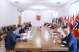 Italia dhe Shqipëria forcojnë bashkëpunimin ushtarak Italia dhe Shqipëria forcojnë bashkëpunimin ushtarak