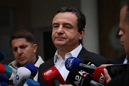 Albin Kurti pas takimit me Abdixhikun: LDK po e kërkon presidnetin por nuk i ka 30 vota as për ta propozuar emrin Albin Kurti pas takimit me Abdixhikun: LDK po e kërkon presidnetin por nuk i ka 30 vota as për ta propozuar emrin