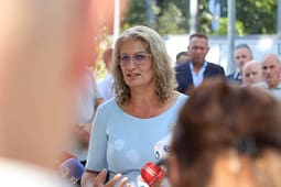 “Durimit po i vjen fundi”, Haxhiu kritikon Kurtin për bllokimin e institucioneve “Durimit po i vjen fundi”, Haxhiu kritikon Kurtin për bllokimin e institucioneve