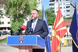 Toshkovski: Uji në Gostivar ende nuk është i pijshëm, po kryhen analiza të shpeshta Toshkovski: Uji në Gostivar ende nuk është i pijshëm, po kryhen analiza të shpeshta