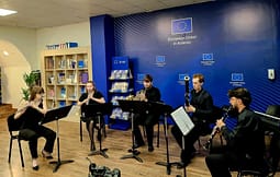Muzikë në të dy anët e Ibrit: Orkestra Rinore e Ballkanit Perëndimor performon me mbështetjen e BE-së Muzikë në të dy anët e Ibrit: Orkestra Rinore e Ballkanit Perëndimor performon me mbështetjen e BE-së