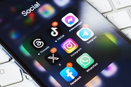 Australia sfidon algoritmet e rrjeteve sociale, përdoruesit do të mund të zgjedhin vetë çfarë shohin Australia sfidon algoritmet e rrjeteve sociale, përdoruesit do të mund të zgjedhin vetë çfarë shohin