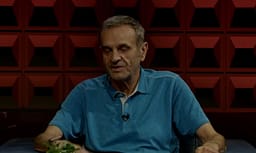 “KTHEHU RINI”, Cila është kënga më e rëndësishme e Sinan Vllasaliut dhe pse? “KTHEHU RINI”, Cila është kënga më e rëndësishme e Sinan Vllasaliut dhe pse?