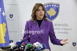 Haxhiu kundër zgjedhjeve të parakohshme, kritikon Kushtetuesen: Nuk duhet t’ua bëjë qejfin partive Haxhiu kundër zgjedhjeve të parakohshme, kritikon Kushtetuesen: Nuk duhet t’ua bëjë qejfin partive