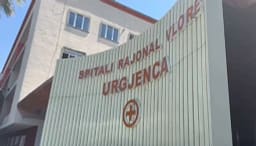 Shtetasi italian hidhet nga shkëmbi pranë Ujit të Ftohtë në Vlorë, transportohet në spital në gjendje të rëndë Shtetasi italian hidhet nga shkëmbi pranë Ujit të Ftohtë në Vlorë, transportohet në spital në gjendje të rëndë