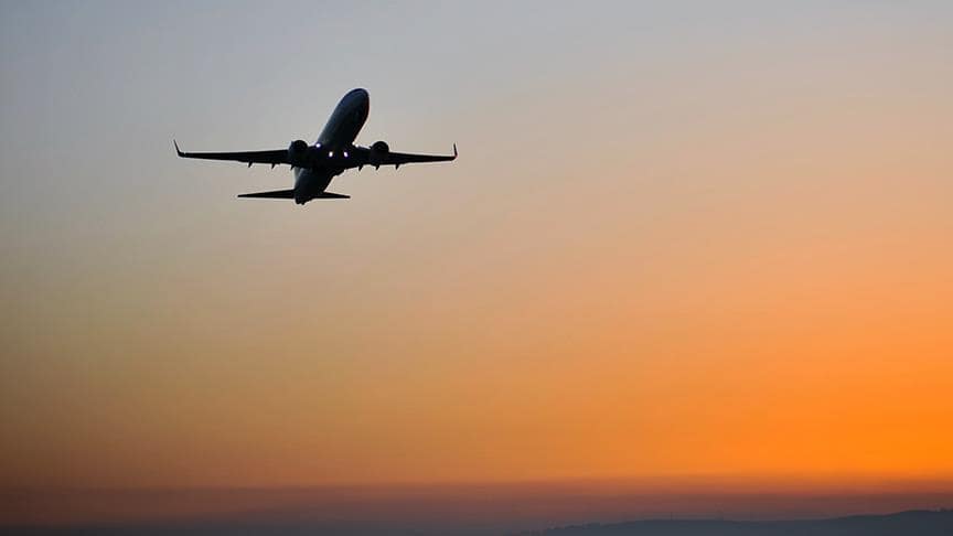 Lufta me Iranin trondit transportin ajror global, rriten çmimet e biletave dhe anulohen fluturime Lufta me Iranin trondit transportin ajror global, rriten çmimet e biletave dhe anulohen fluturime