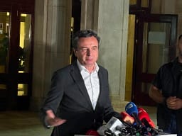 Kurti për presidentin: Duhet të jetë figurë konsensuale, nuk kemi diskutuar emra me LDK-në Kurti për presidentin: Duhet të jetë figurë konsensuale, nuk kemi diskutuar emra me LDK-në