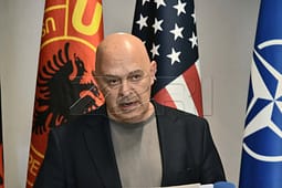 Kurti i drejtohet përmes Whatsapp-it Gjinit për takim Kurti i drejtohet përmes Whatsapp-it Gjinit për takim