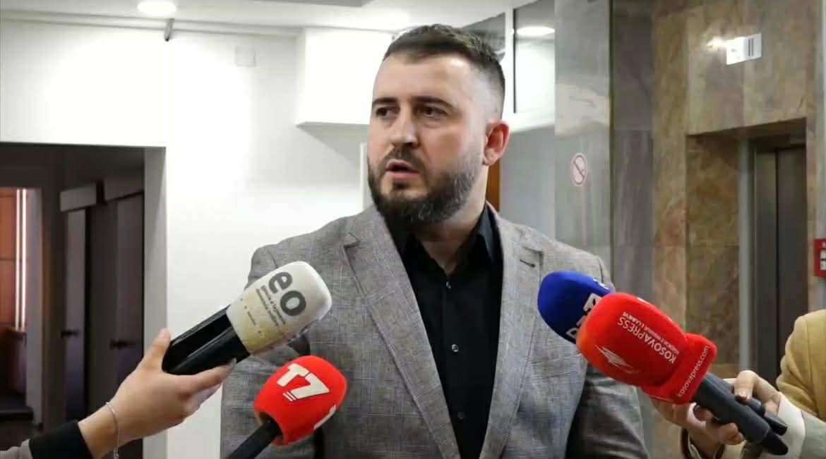 Lushtaku: Kurti është autoritar, populli ka sakrifikuar për një shtet demokratik Lushtaku: Kurti është autoritar, populli ka sakrifikuar për një shtet demokratik