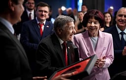 Joe dhe Shirley DioGuardi të hënën marrin shtetësinë e Kosovës Joe dhe Shirley DioGuardi të hënën marrin shtetësinë e Kosovës
