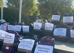 KOMF me mesazh për institucionet më 1 Shtator: Çfarë po mbajnë fëmijët në çantë, përveç librave? KOMF me mesazh për institucionet më 1 Shtator: Çfarë po mbajnë fëmijët në çantë, përveç librave?