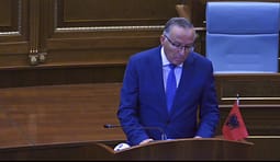 Hamza i përgjigjet VV’së pasi caktuan seancën më 9 shtator: E shkelën edhe afatin e tyre, nga sot PDK vepron në forma tjera Hamza i përgjigjet VV’së pasi caktuan seancën më 9 shtator: E shkelën edhe afatin e tyre, nga sot PDK vepron në forma tjera