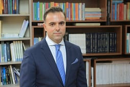 Shqiptarët e gjetën zërin Shqiptarët e gjetën zërin