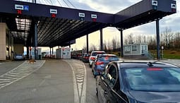 40 deri në 60 minuta pritje në pikat kufitare të Kosovës 40 deri në 60 minuta pritje në pikat kufitare të Kosovës