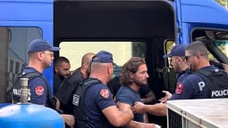 I dyshuari për vrasjen e portugezit arrin në gjykatë, familjarët: Sokrat, jemi këtu o shpirt I dyshuari për vrasjen e portugezit arrin në gjykatë, familjarët: Sokrat, jemi këtu o shpirt
