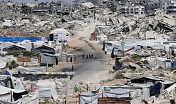 Ngërçi i planit të paqes në Gaza, Trump i zoton edhe 200 milionë – priten automjete të blinduara për ushtarët nga Kosova e Shqipëria Ngërçi i planit të paqes në Gaza, Trump i zoton edhe 200 milionë – priten automjete të blinduara për ushtarët nga Kosova e Shqipëria