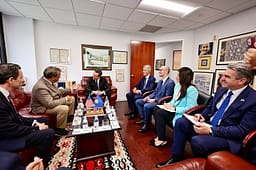 Kurti në Nju Jork ia ritregon kongresmenit amerikan Latimer ofertën e Kosovës për “Bondsteel”-in si bazë të përhershme Kurti në Nju Jork ia ritregon kongresmenit amerikan Latimer ofertën e Kosovës për “Bondsteel”-in si bazë të përhershme