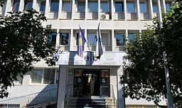 Vrasja në tentativë në Ferizaj, arrestohen tre të dyshuar Vrasja në tentativë në Ferizaj, arrestohen tre të dyshuar