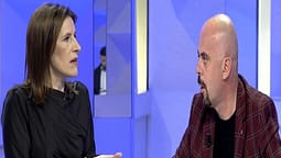 Plas sherri mes Lalës dhe Rexhajt: Meriton të rrihesh siç të rrihte Buzhala, por s’i ndyj duart me ty Plas sherri mes Lalës dhe Rexhajt: Meriton të rrihesh siç të rrihte Buzhala, por s’i ndyj duart me ty