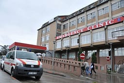 Polici i lënduar në aksidentin e Malishevës në gjendje kritike, vazhdon mjekimin intensiv Polici i lënduar në aksidentin e Malishevës në gjendje kritike, vazhdon mjekimin intensiv