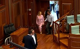 PDK e AAK në Kuvend, prezentë edhe Hamza e Haradinaj PDK e AAK në Kuvend, prezentë edhe Hamza e Haradinaj