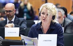 Skandali me 2 mln euro nga fondet e BE-së, ish-këshilltarja e kryeministrit çek dhe eurodeputetja Jana Nagyová shpallet fajtore! Gjykata konfirmon dënimin Skandali me 2 mln euro nga fondet e BE-së, ish-këshilltarja e kryeministrit çek dhe eurodeputetja Jana Nagyová shpallet fajtore! Gjykata konfirmon dënimin