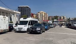 Ndërpritet energjia në Portin e Vlorës, 700 pasagjerë dhe 180 vetura mbeten në pritje Ndërpritet energjia në Portin e Vlorës, 700 pasagjerë dhe 180 vetura mbeten në pritje