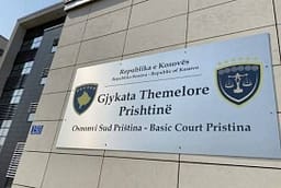 Gjykata cakton paraburgim për të dyshuarin për organizim të grupit kriminal dhe narkotikësh Gjykata cakton paraburgim për të dyshuarin për organizim të grupit kriminal dhe narkotikësh