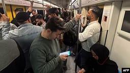 Një kartë SIM e bllokuar mbyll shumë dyer në Iran Një kartë SIM e bllokuar mbyll shumë dyer në Iran
