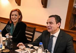 Rexhepi pas darkës së Kurtit me pakicat: E pamundur të zgjedhet Presidenti pa partitë tjera shqiptare, duhet biseduar me Aleancën Rexhepi pas darkës së Kurtit me pakicat: E pamundur të zgjedhet Presidenti pa partitë tjera shqiptare, duhet biseduar me Aleancën