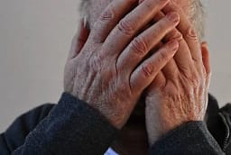 Pejë: E akuzon për dhunë psikike, burri denoncon nusen e djalit në polici Pejë: E akuzon për dhunë psikike, burri denoncon nusen e djalit në polici