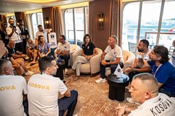 Haxhiu viziton sportistët kosovarë në Taranto: Kënaqësi të shohim përkushtimin e tyre – Urojmë të kthehemi me medalje Haxhiu viziton sportistët kosovarë në Taranto: Kënaqësi të shohim përkushtimin e tyre – Urojmë të kthehemi me medalje