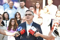 Tahiri: 17 zyrtarë qeveritarë po ushtrojnë funksione dyfish të kundërligjshme Tahiri: 17 zyrtarë qeveritarë po ushtrojnë funksione dyfish të kundërligjshme