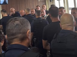 Gjykata i shpall të pafajshëm tre të akuzuarit për vrasjen e trefishtë në Gllogjan Gjykata i shpall të pafajshëm tre të akuzuarit për vrasjen e trefishtë në Gllogjan