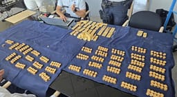 Punëtorët po rinovonin një ndërtesë në Belgjikë, gjejnë në mur ar me vlerë 9 milionë euro Punëtorët po rinovonin një ndërtesë në Belgjikë, gjejnë në mur ar me vlerë 9 milionë euro