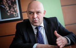 Gjini nuk e përjashton rrugën si mjet për t’iu kundërvënë Albin Kurtit Gjini nuk e përjashton rrugën si mjet për t’iu kundërvënë Albin Kurtit